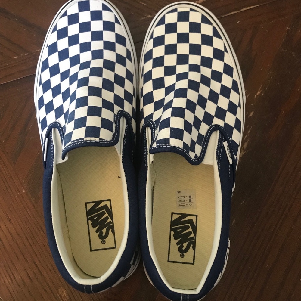 Men’s blue and white checkered vans